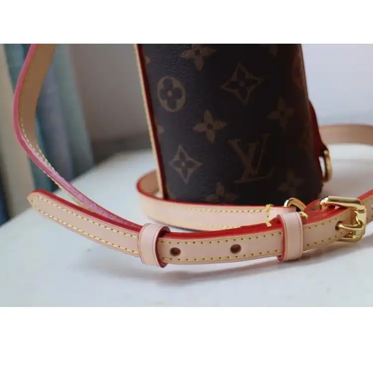Fashionrep 19B570252 LV Bags 0815